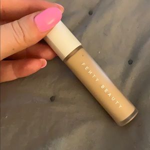 Fenty Pro Filt’r concealer shed 210